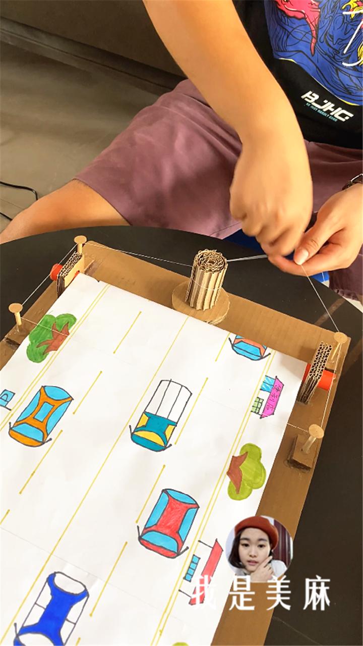 爸爸用卡车装玩具,爸爸给儿子做赛车玩具