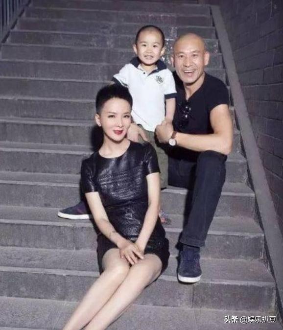 大宅门李香秀简历,大宅门里的李香秀是谁演的