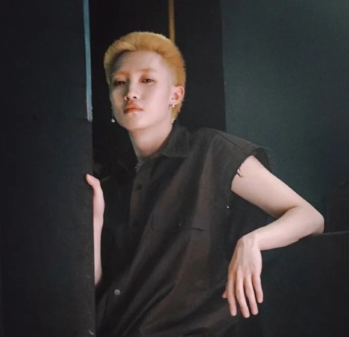 从“做作”到真实,唱歌始终是他最能表达自己的事