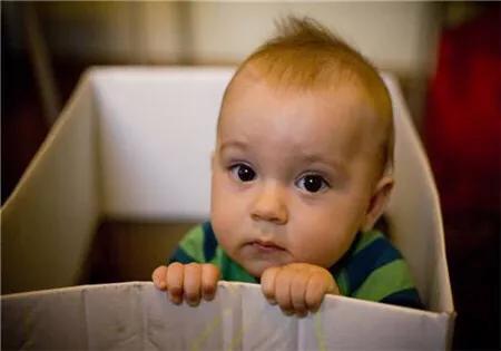 面对胆小孩子怎么办,对于胆小怕人的孩子怎么办