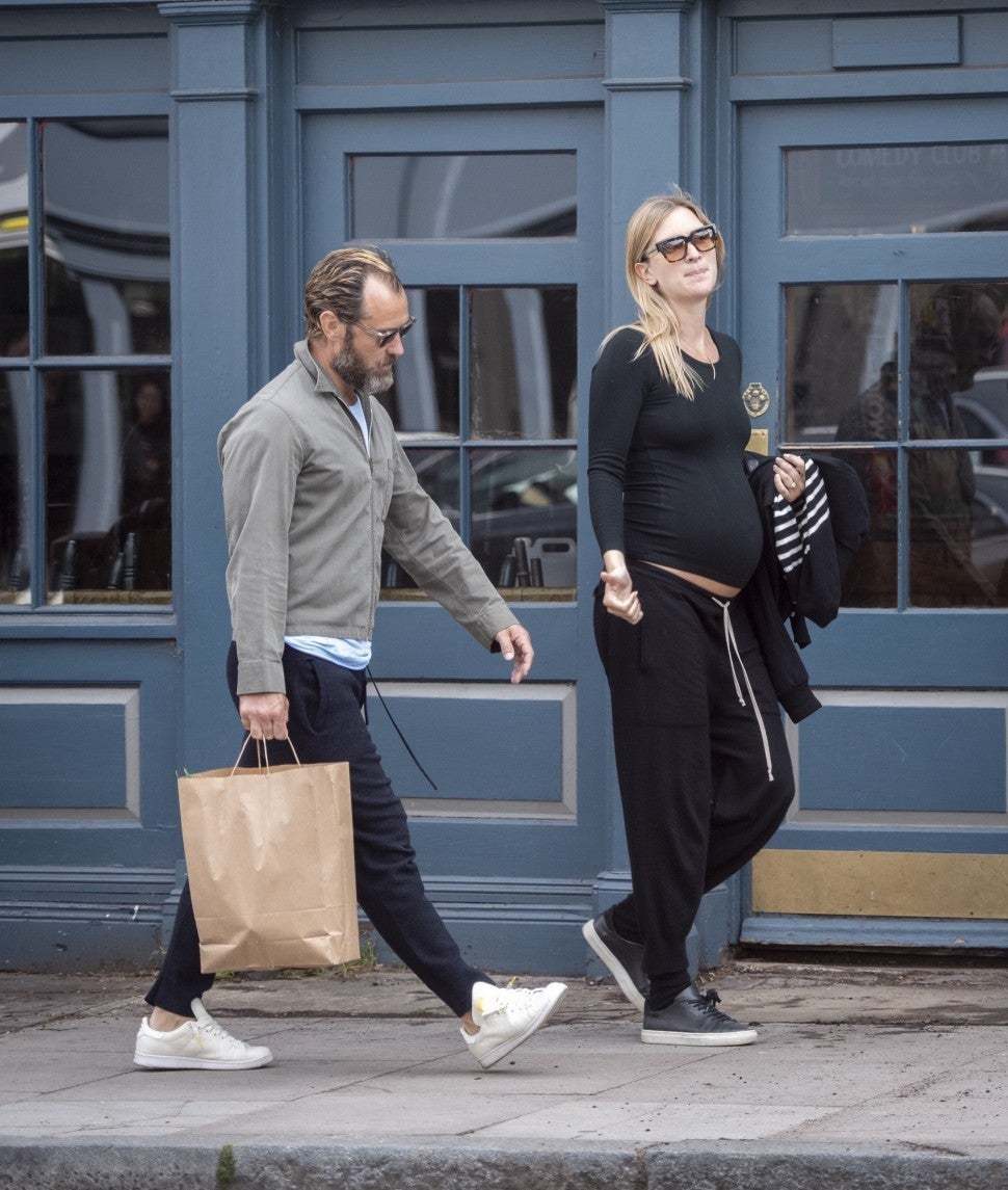 裘德洛的秃头适合什么发型,裘德洛秃顶