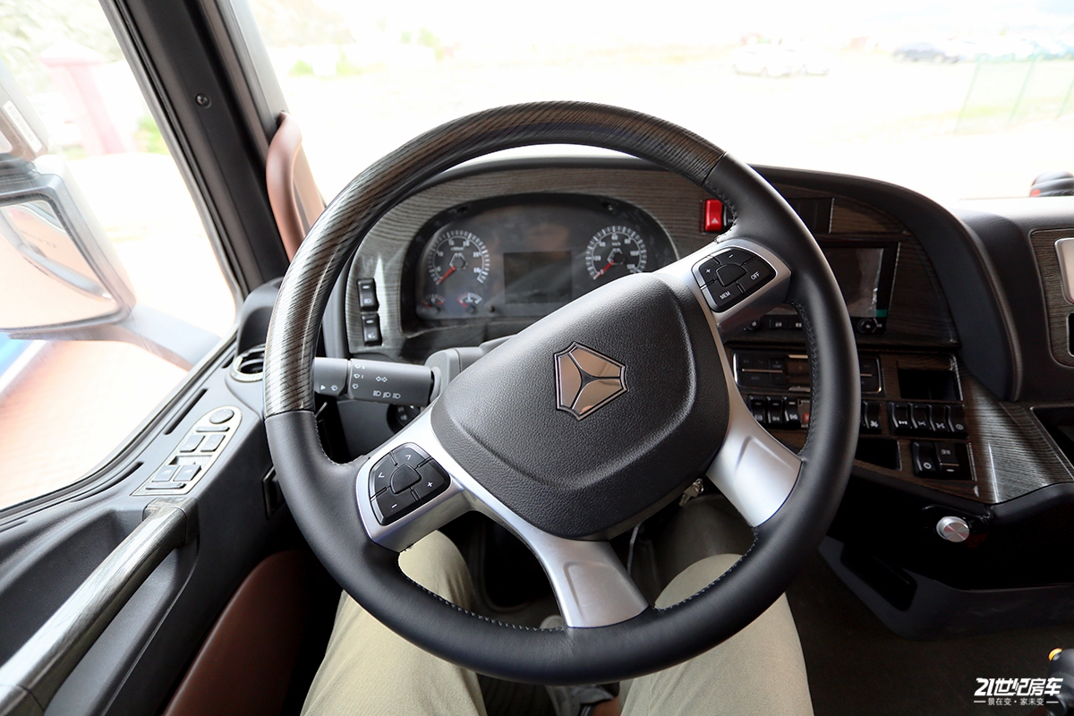 重汽越野房车最新4驱版,顶级进口man四驱越野房车