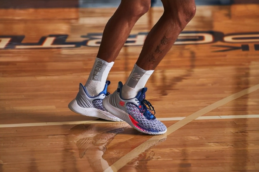 安踏零跑和安踏马赫有什么不同,安踏国潮与安踏是同一个品牌吗