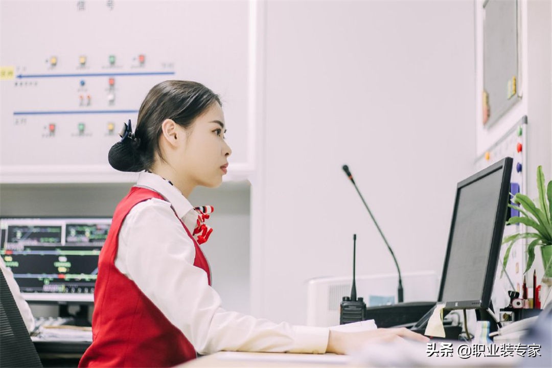 厦门地铁制服标志,地铁制服图片