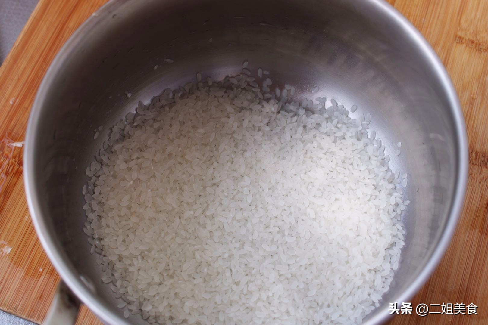 煮粥老是溢锅不如记住这几个技巧,煮粥外溢怎么办