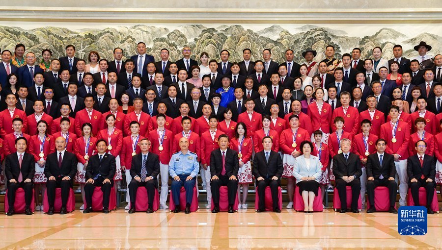 第十四届全国运动会在陕西西安隆重开幕习*平近**出席并宣布运动会开幕