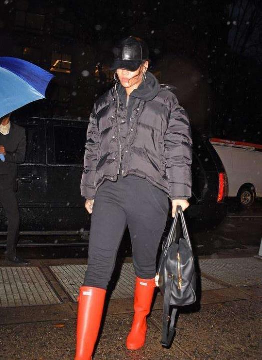 盘点那些火遍全网的潮鞋,中国最火的鞋王