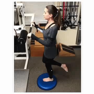 国家队康复师崴脚康复动作,国家队队医治疗崴脚