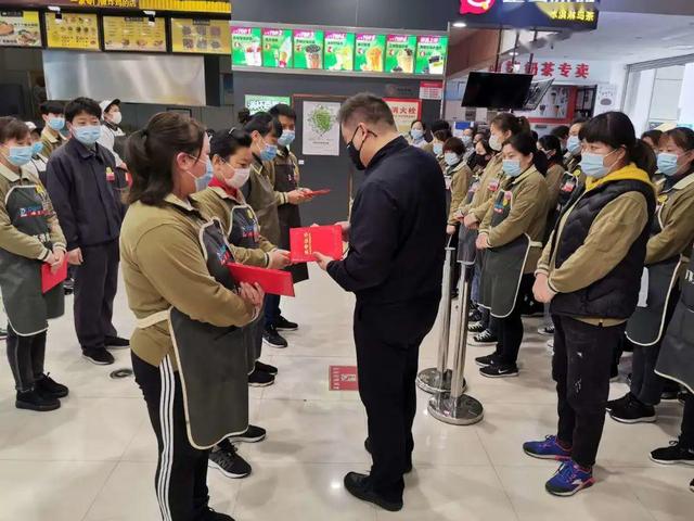 焦作市劳动模范人员,丹尼斯模范员工