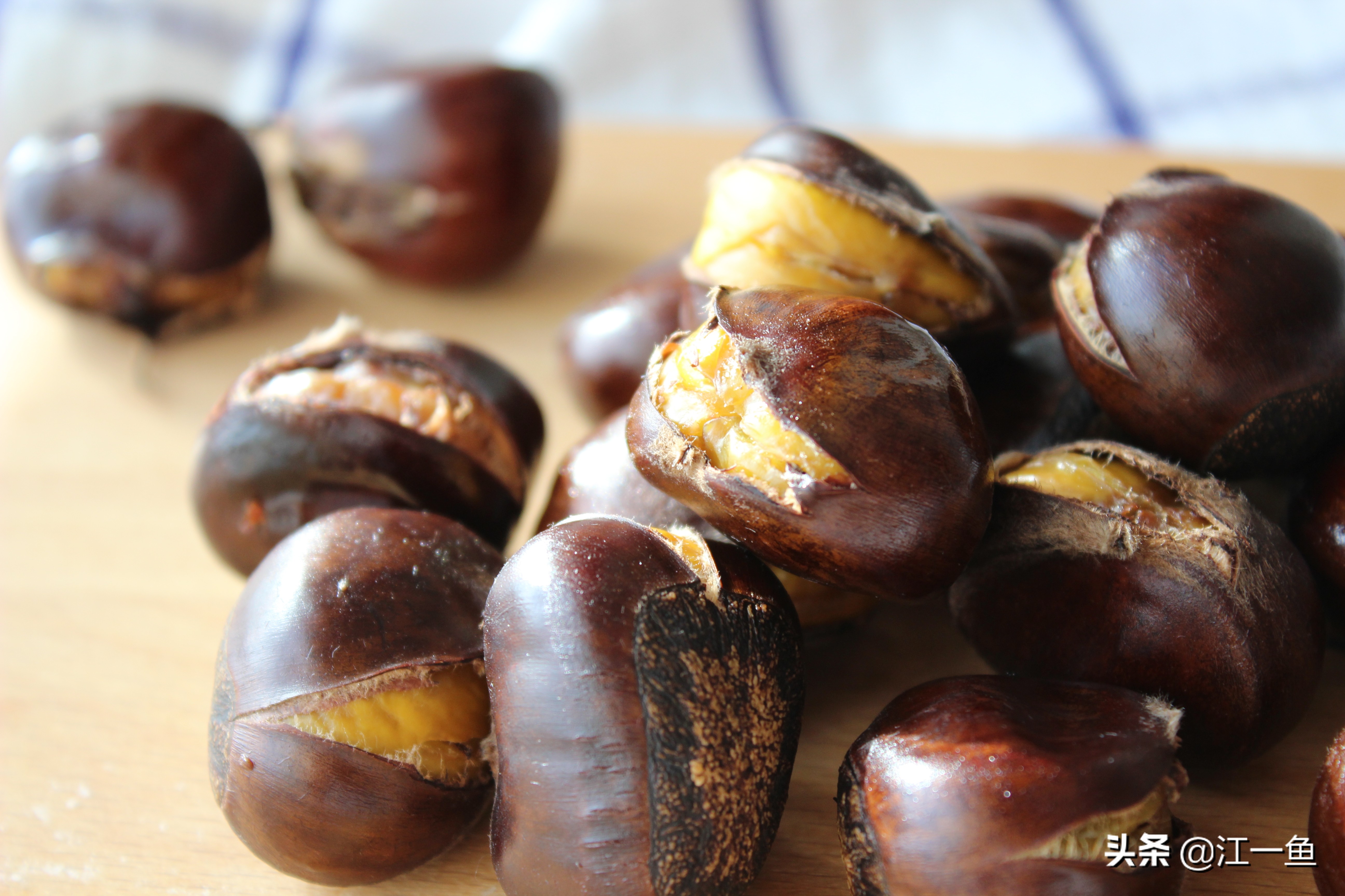 电饭锅糖炒栗子怎么做容易脱壳,烤箱版糖炒栗子的做法