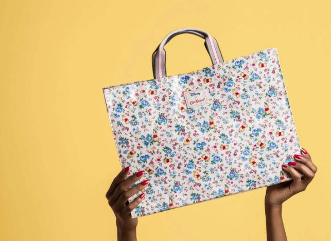 CassKidsonx“小熊维尼”协作包及配饰