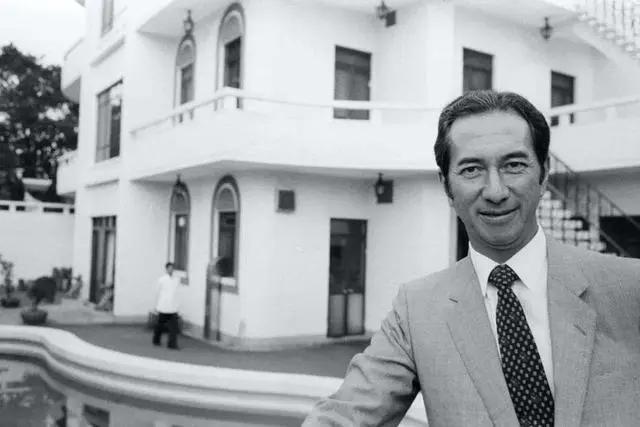 赌王为何称博士,为什么有人说赌王的学历