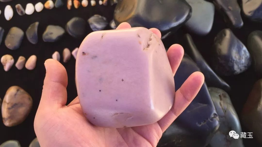 一块和田玉籽料七种颜色极品,和田玉籽料桃花玉