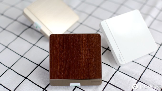 施耐德皓呈系列小夜灯现场效果,施耐德颜值开关插座