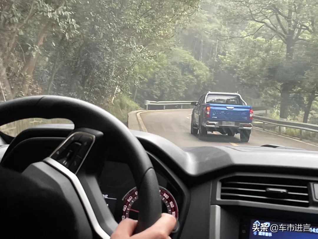 大通maxusv90专用底盘,上汽大通maxust70新款车内饰