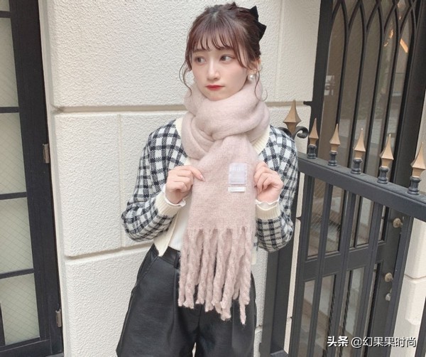 围巾系法麻花结,围巾的各种围法日系蝴蝶结