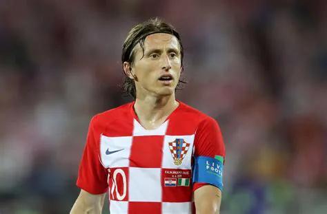 解锁日本队参加世界杯26人名单,解锁国足首战