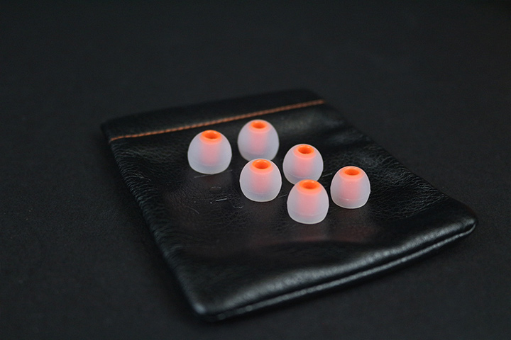 jbl入耳耳机音质测评,双动圈四核耳机怎么样