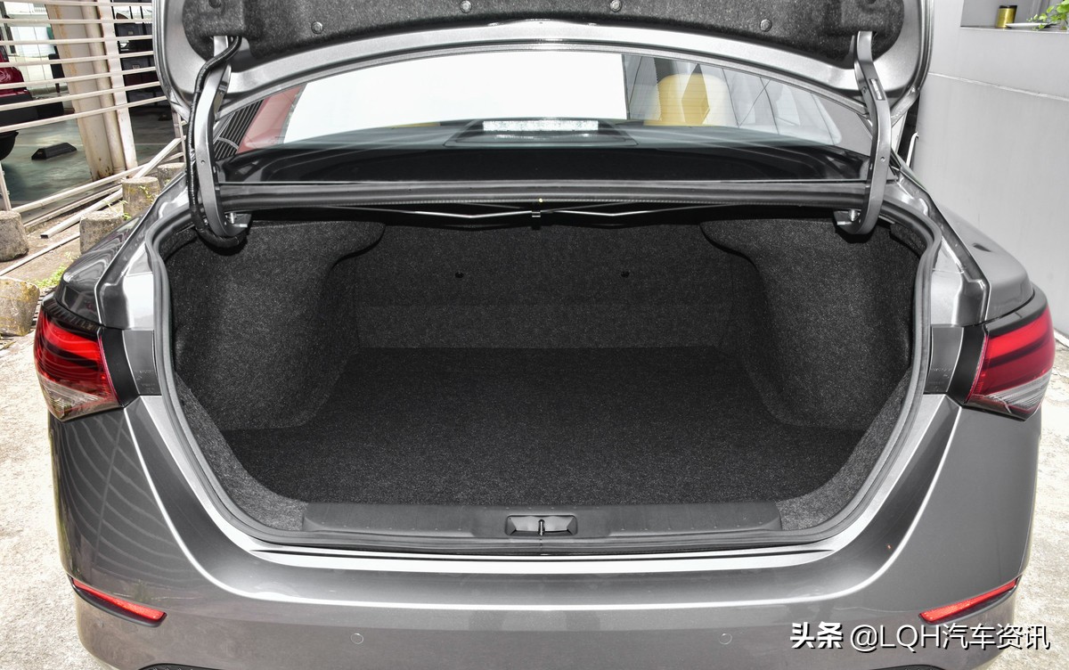 日系两大主力卡罗拉轩逸对比,1.6l轩逸和1.2t卡罗拉动力哪个好