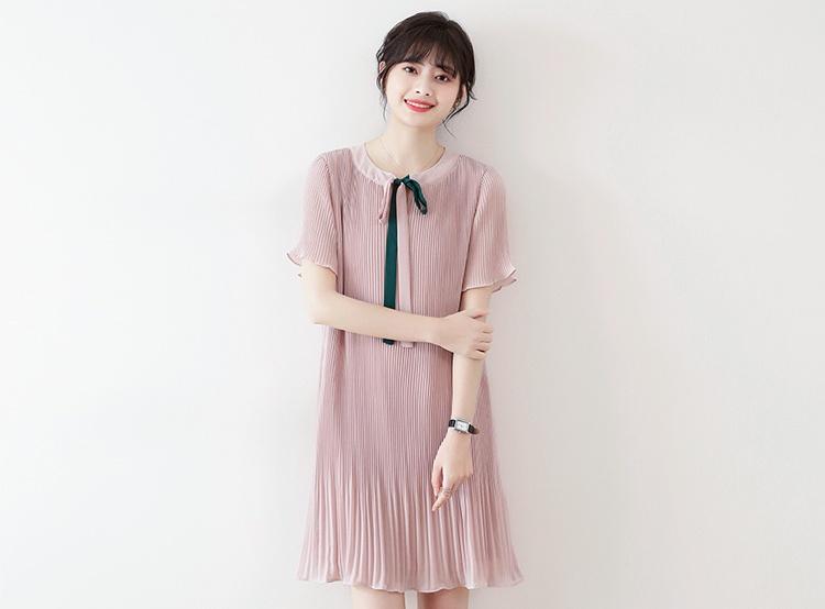 系带连衣裙秀出你的小蛮腰,宽松型连衣裙洋气时尚舒服