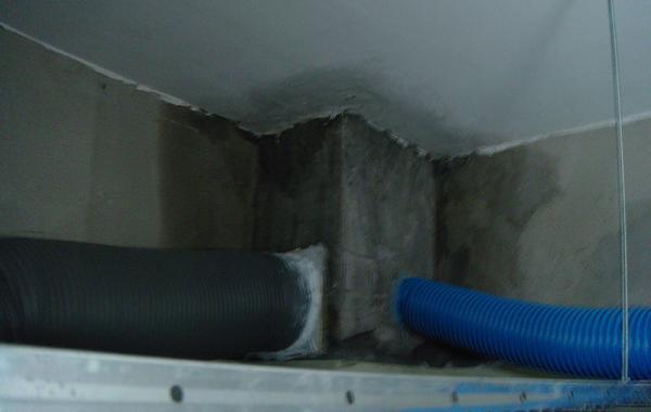 烟道渗水是什么原因造成的,厨房渗水漏到楼下有什么原因