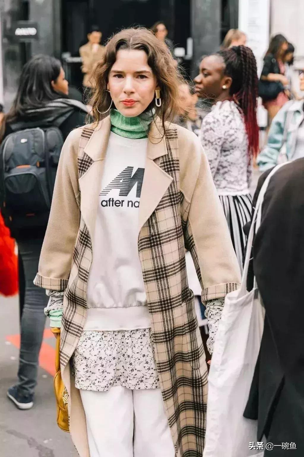 高领卫衣穿搭,高领潮服卫衣