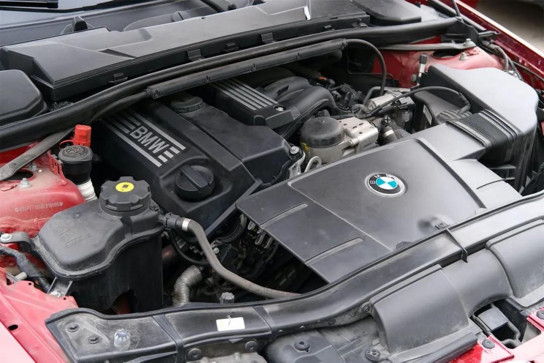 18款宝马318i二手价格 (宝马318i 倒车镜怎么设置自动翻转)