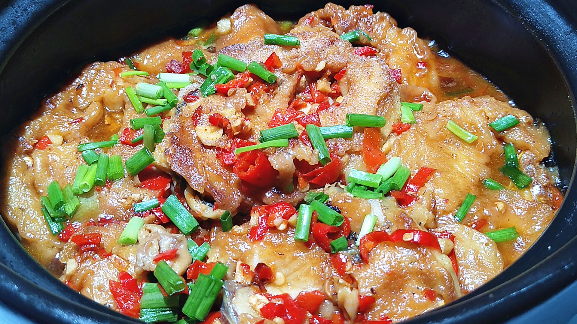 草鱼炖豆腐加什么配菜,清炖草鱼汤豆腐怎么炖好吃又简单