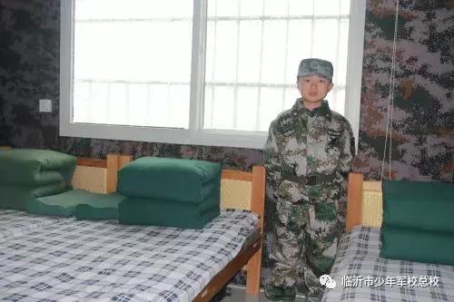 少儿军事夏令营暑假班,军事夏令营助力孩子们实现蜕变