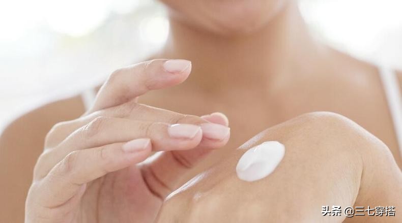 如何穿高跟鞋不累脚的方法,生活小妙招高跟鞋怎样穿脚不累