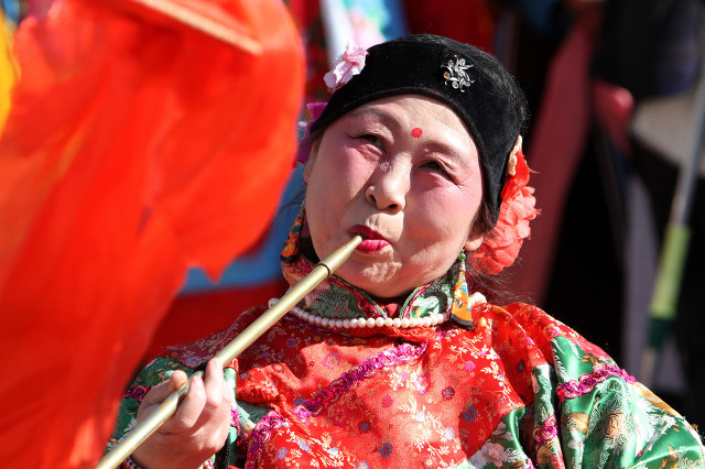 40岁无房无车无存款,女人60岁没钱没房怎么办