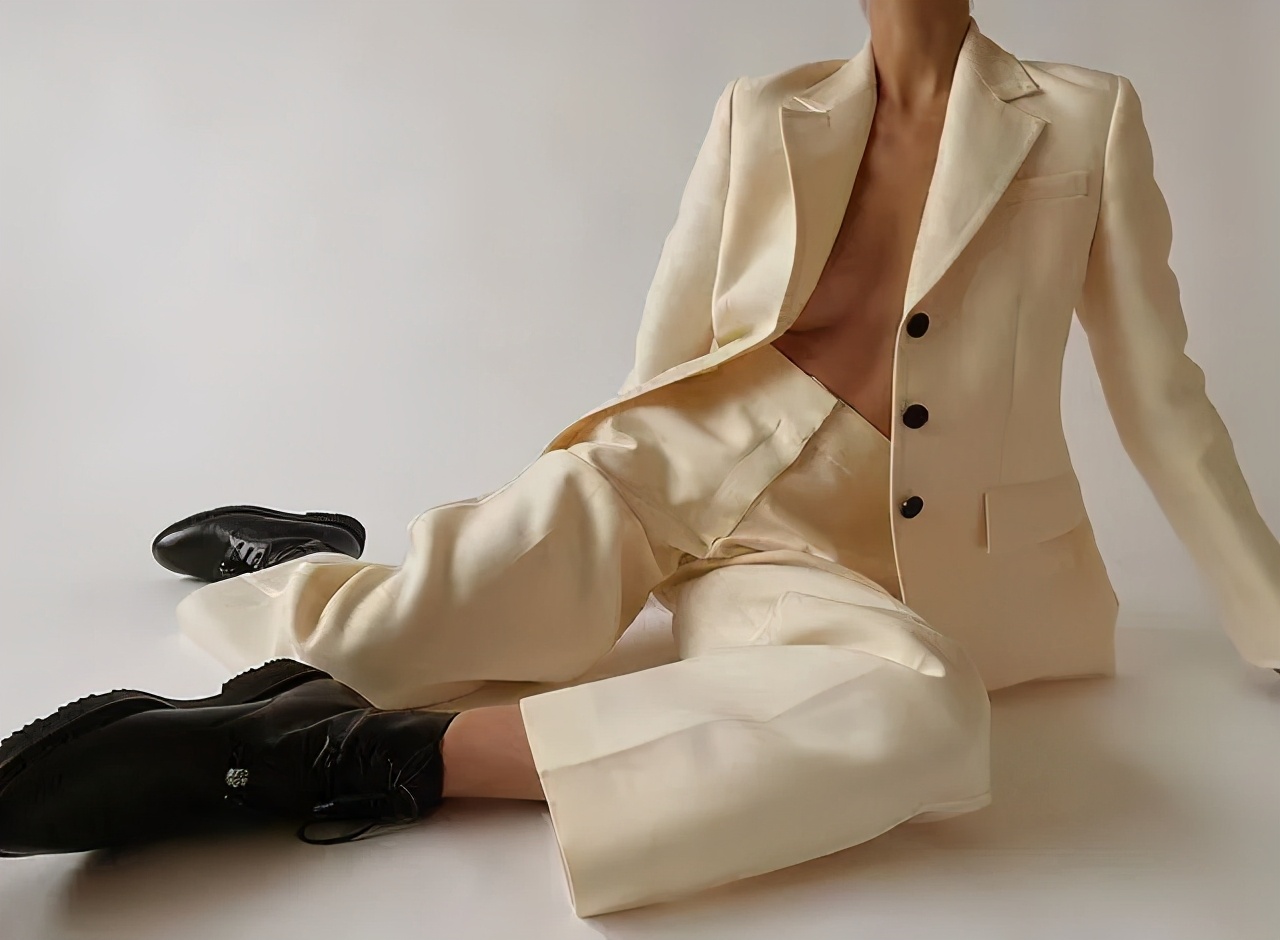 奶酷脸适合什么穿搭,奶酷蓝色系穿搭