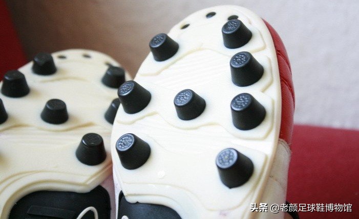 曾经风靡98世界杯的彩色pumaking,如今低调变身成贝莱林小黑鞋