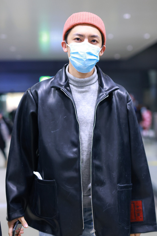 侯明昊全身皮衣穿搭,侯明昊同款羊羔毛
