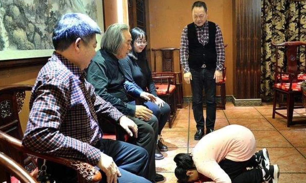 书法自学是绝路？专家：田英章门徒100多万呢，可教出啥好学生