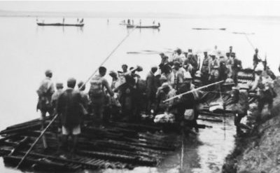 国军和美军顾问团同时惊呼:“足抵40万大军的中央战线被攻破了”