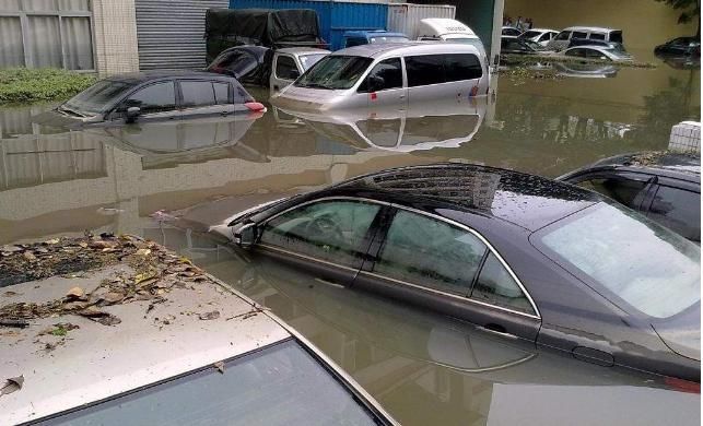 买到车泡水了怎么处理,买的新车泡水了怎么办