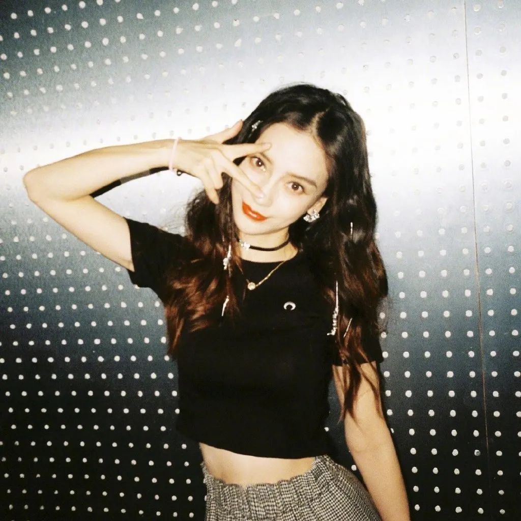 连她都要镶边合影的聚会，来头这么大？