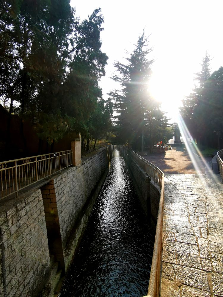 湖北卫视人工天河红旗渠纪录片,实拍人工天河红旗渠视频