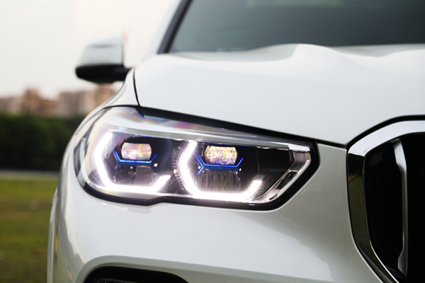 宝马x5深度评测进口f15,宝马x5m黑武士2021款内饰