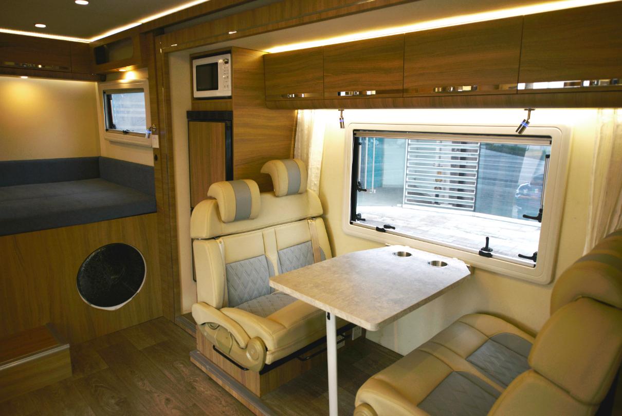 五十铃轻卡房车体验,五十铃轻卡四驱越野房车测评