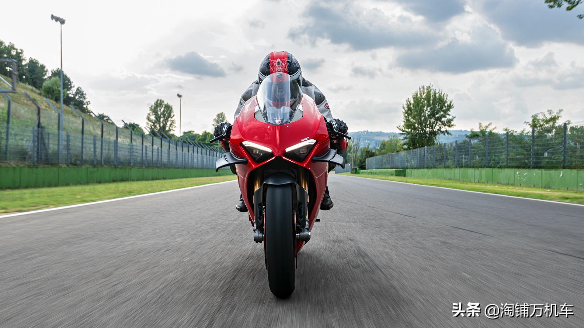 杜卡迪panigalev4s新款2022款,杜卡迪panigalev4s中国售价