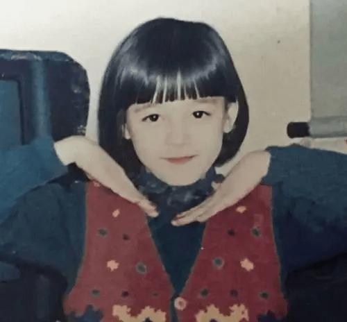 热巴小时候的照片无水印,热巴小时候皮肤