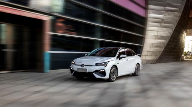 中国新能源车市场混战,中国新能源汽车市场之争