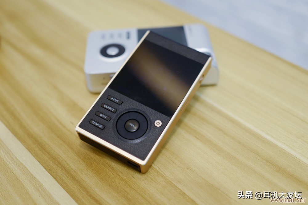 自研R2R解码芯片才卖3199？HIFIMAN发布HM901R*放播**器等系列产品