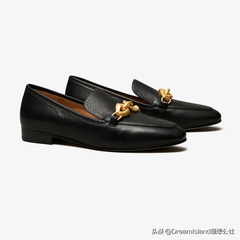 街拍白色乐福鞋,达妹街拍图文