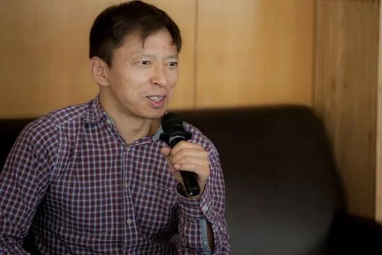 支付宝变蓝、张朝阳自省:危机不可怕,没有危机意识才可怕