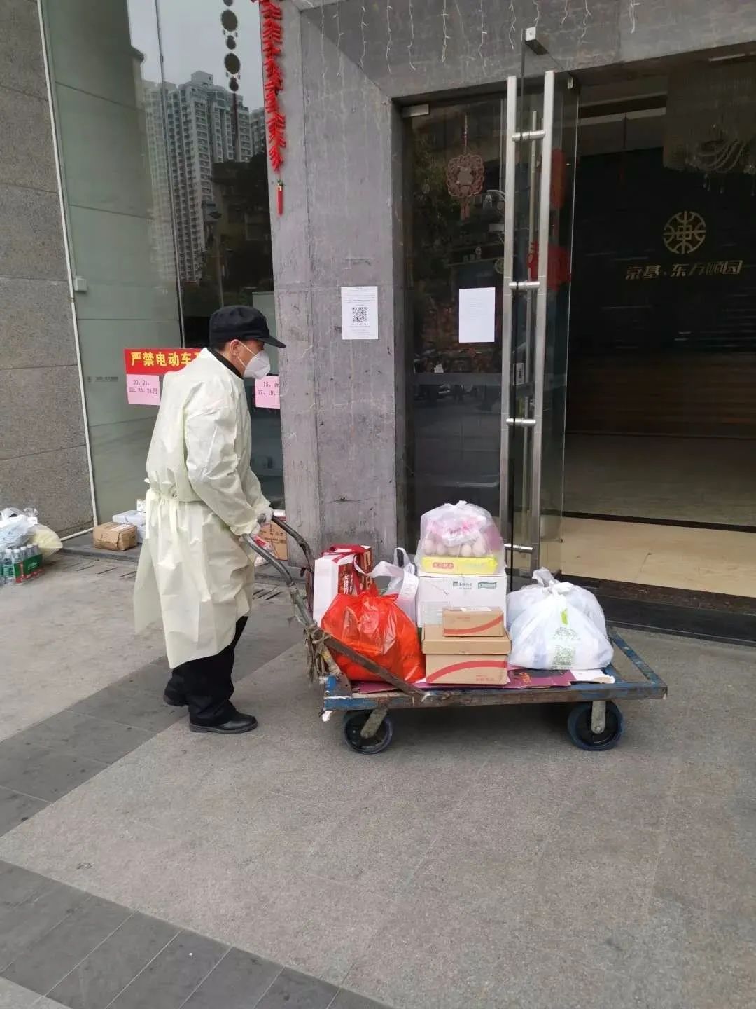 深圳市疫情感人视频,深圳疫情好人好事感动的视频