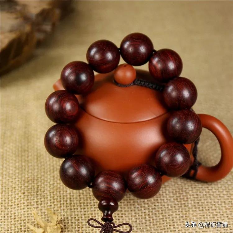 小叶紫檀与大红酸枝的区别,小叶紫檀和大红酸枝手串区别