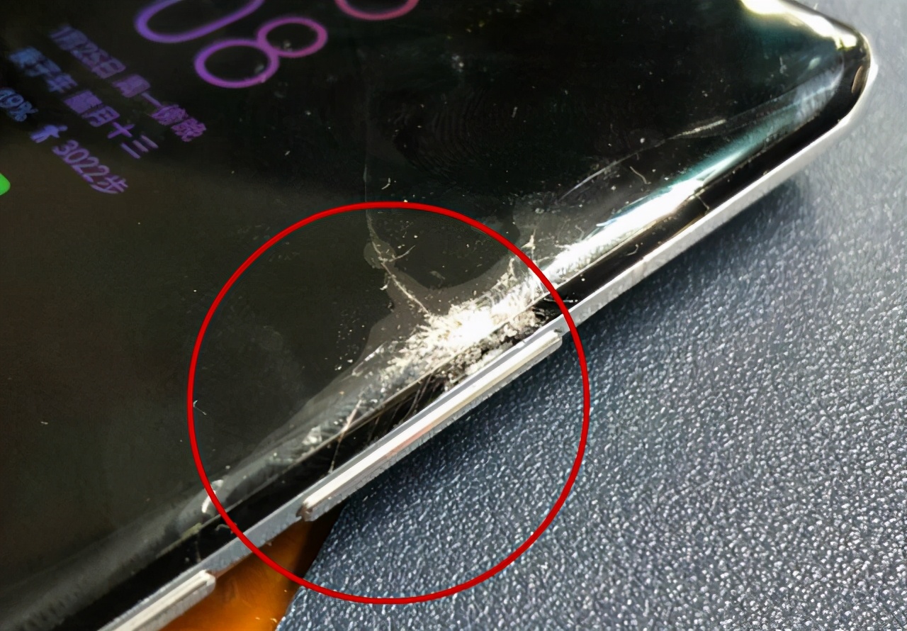 小米11屏碎了一切正常还能用吗,小米11内屏幕碎了有必要修么